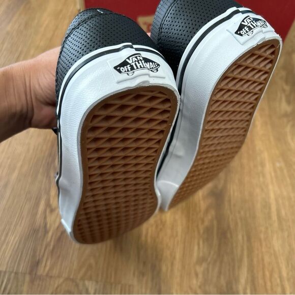 VANS off the wall black leather slip on shoes sneakers women’s 7.5 new - Picture 6 of 8